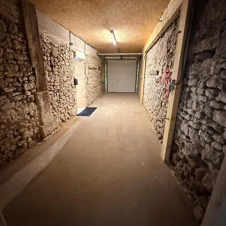 Maison Rénovée De 3 - Confortable, Calme Et Spacieuse *